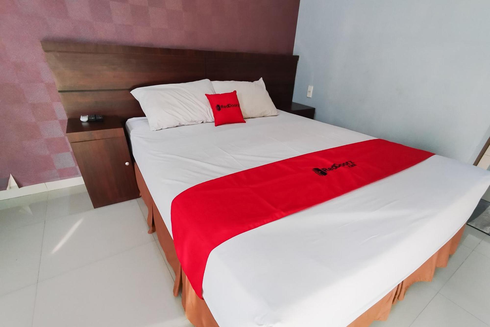 Reddoorz Syariah Near Lotte Grosir Medan Hotell Sunggal Eksteriør bilde